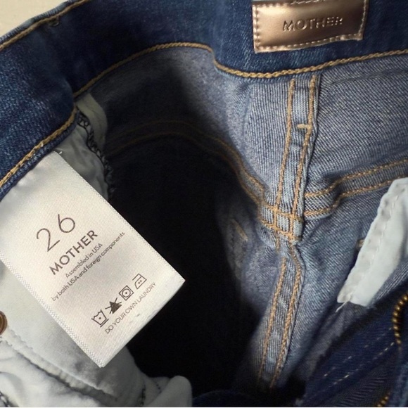 MOTHER The Insider Crop Step Fray Jeans Home Movies Size 26 - Picture 8 of 9